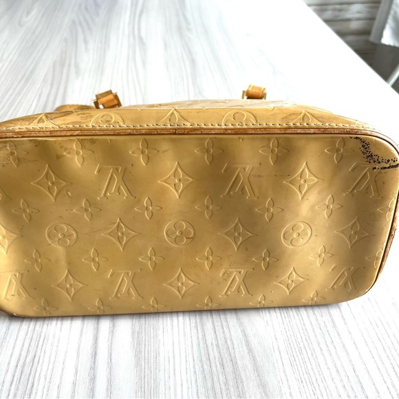 Authentic Vintage Louis Vuitton Vernis Houston Patent Leather Handbag - Picture 4 of 7